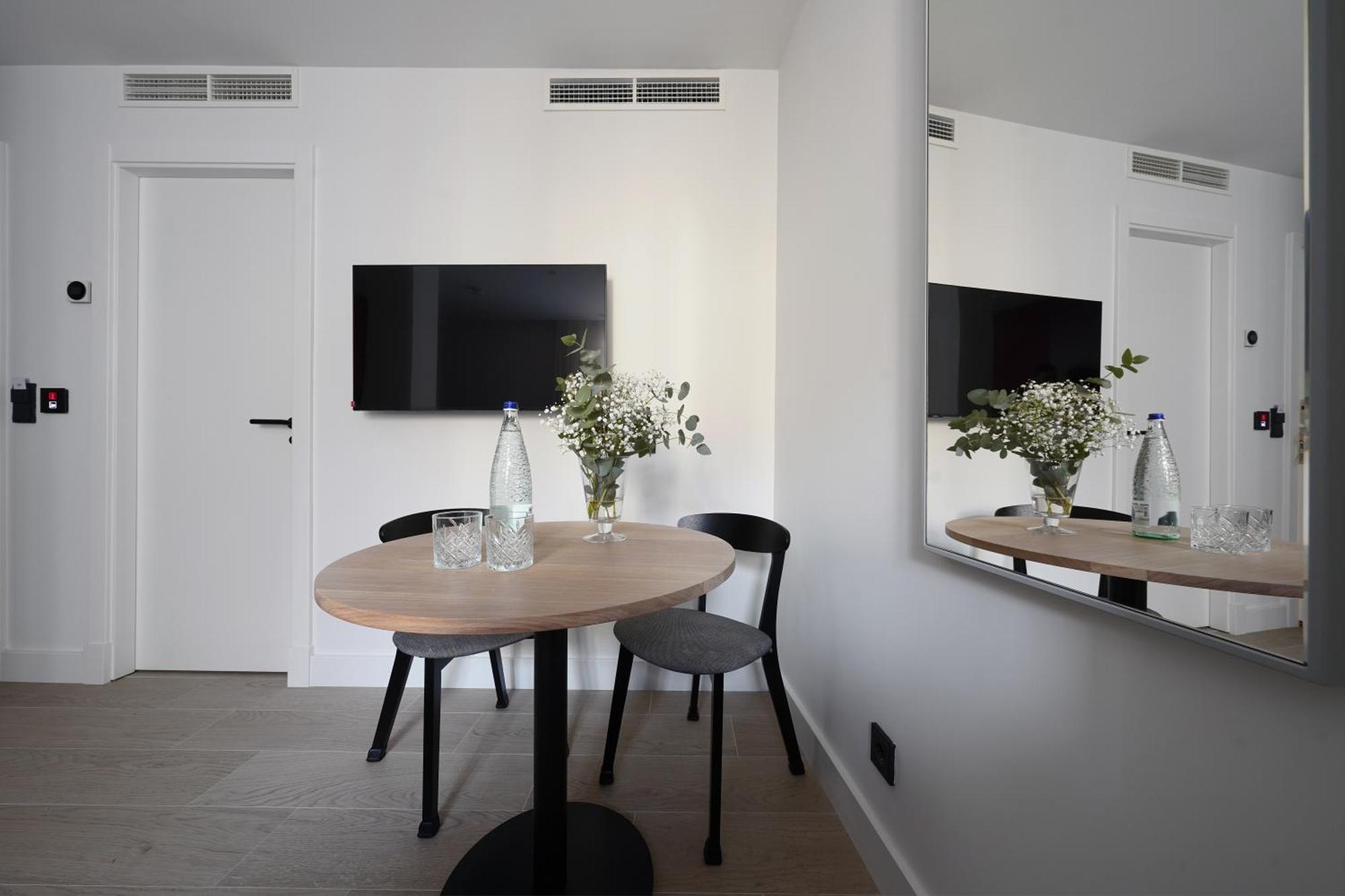 Numa Madrid Sol Aparthotel ภายนอก รูปภาพ
